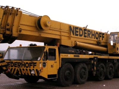 De 200-tons mobiele telescoopkraan