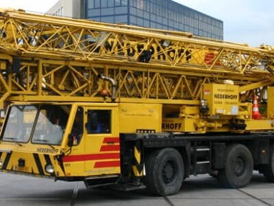 Een 30 meter mobiele torenkraan