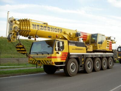 Nederhoff Liebherr LTM 1095-5.1 in rijstand