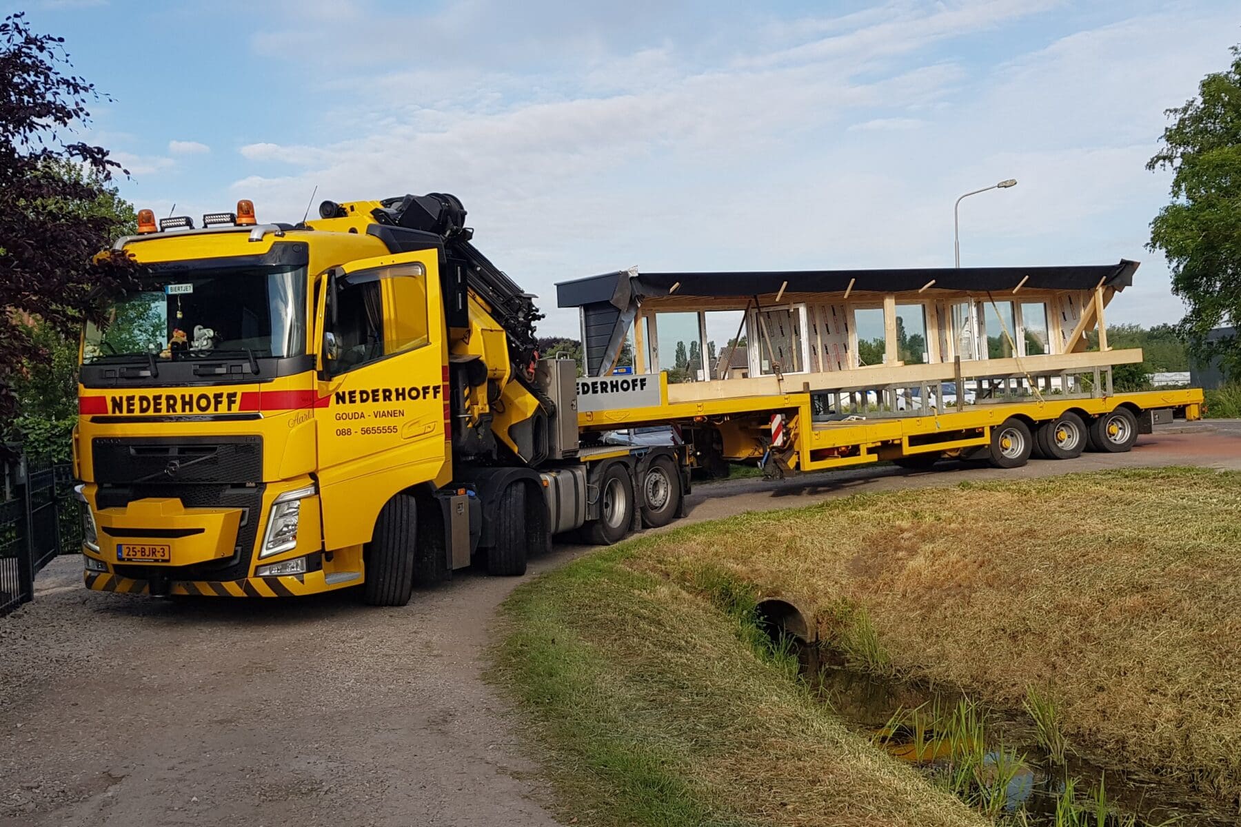 Nederhoff autolaadkranen - Nederhoff autolaadkraan met semidieplader