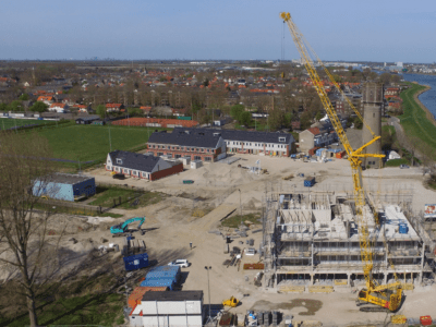 100-tons rupsvakwerkkraan - Liebherr LR 1100